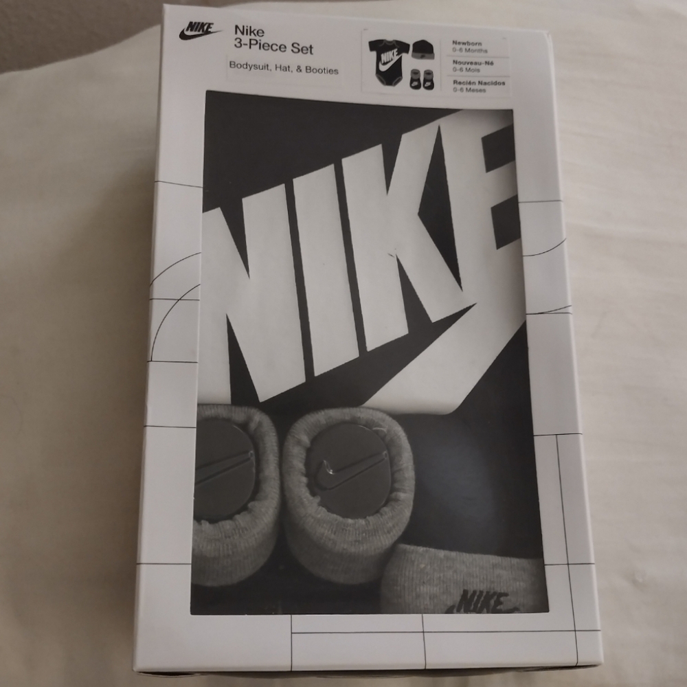 Nike Baby 3 Piece Set NWT